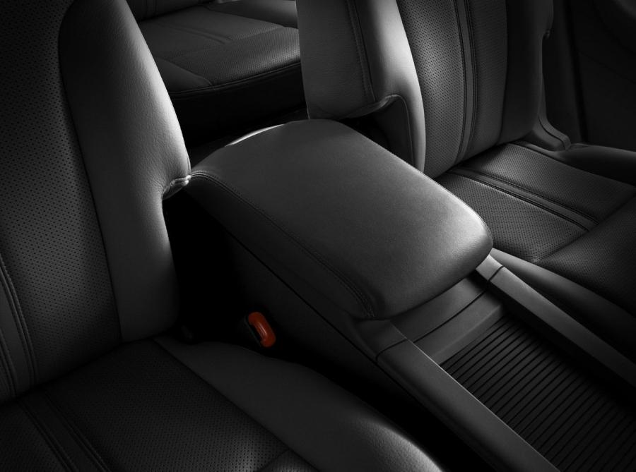 Детали интерьера Lincoln MKT 2010 года  (фото 4 из 79)